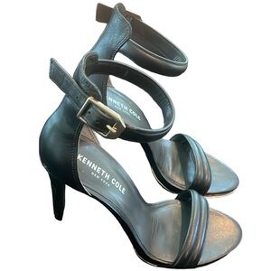 Kenneth Cole - New York Brooke Strappy Sandal. Size 7M. EUC